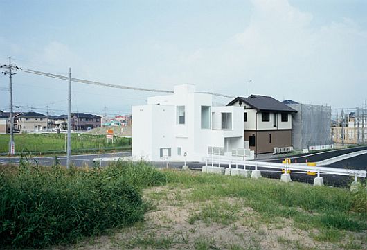 Maison minimaliste blanche au Japon 2
