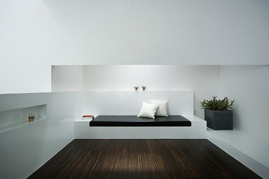 Coin zen dans maison minimaliste
