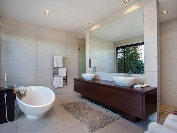 La maison contemporaine dans les collines 18
