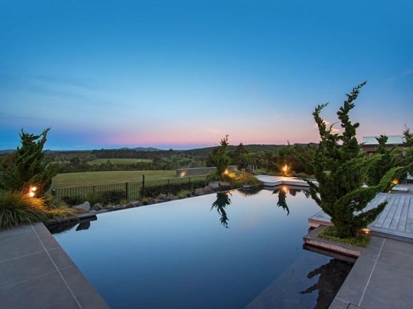 La maison contemporaine dans les collines 5