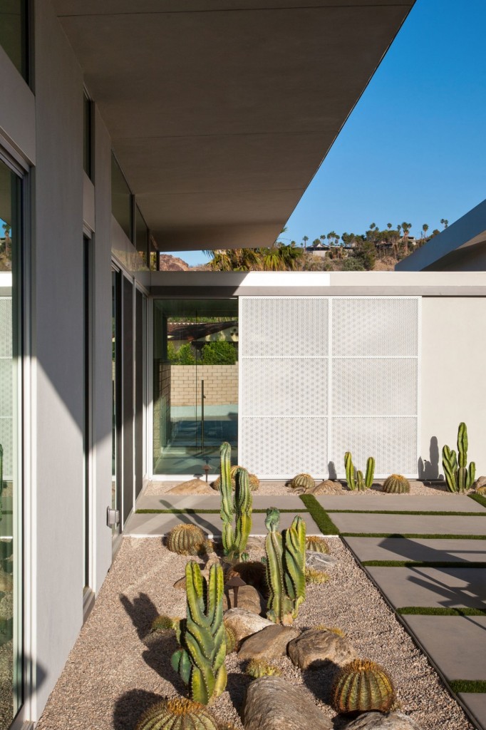 House-in-Palm-Springs-08-1133x1700