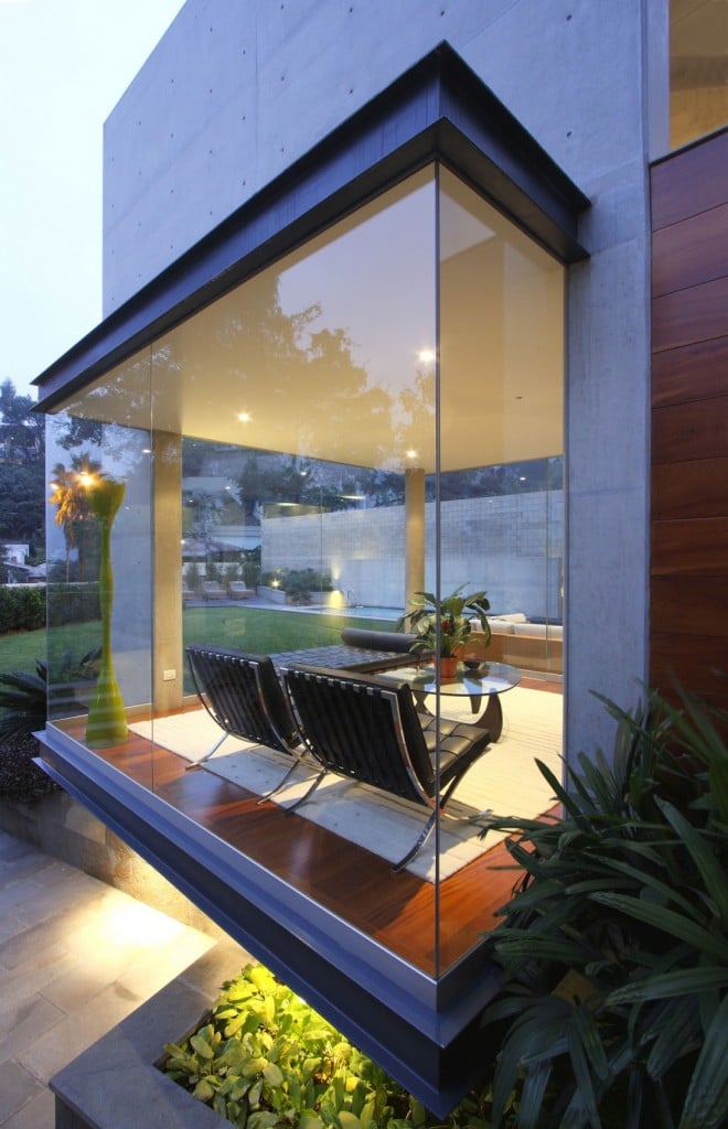 S-House-19-1096x1700