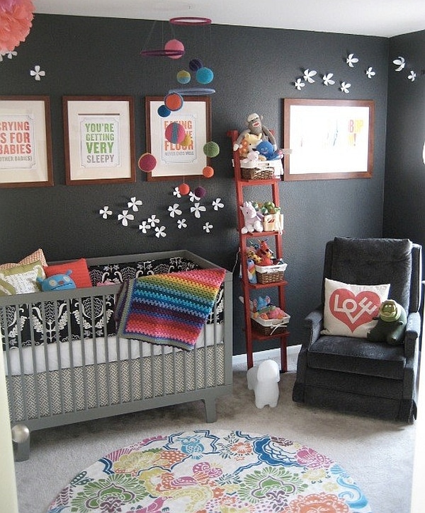 petite etagere echelle dans chambre d'enfant