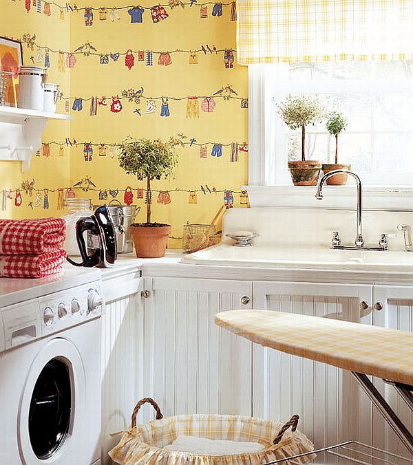 Buanderie tapisserie jaune avec motifs