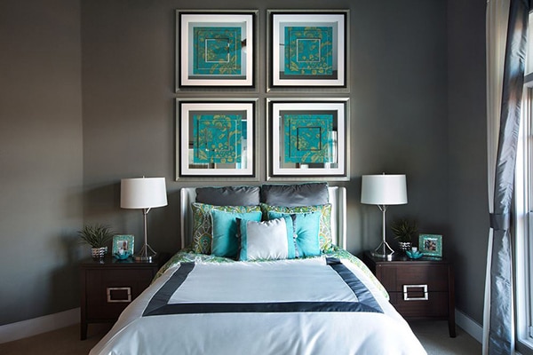 20 idées de décoration de chambre bleu turquoise Chambre turquoise et taupe