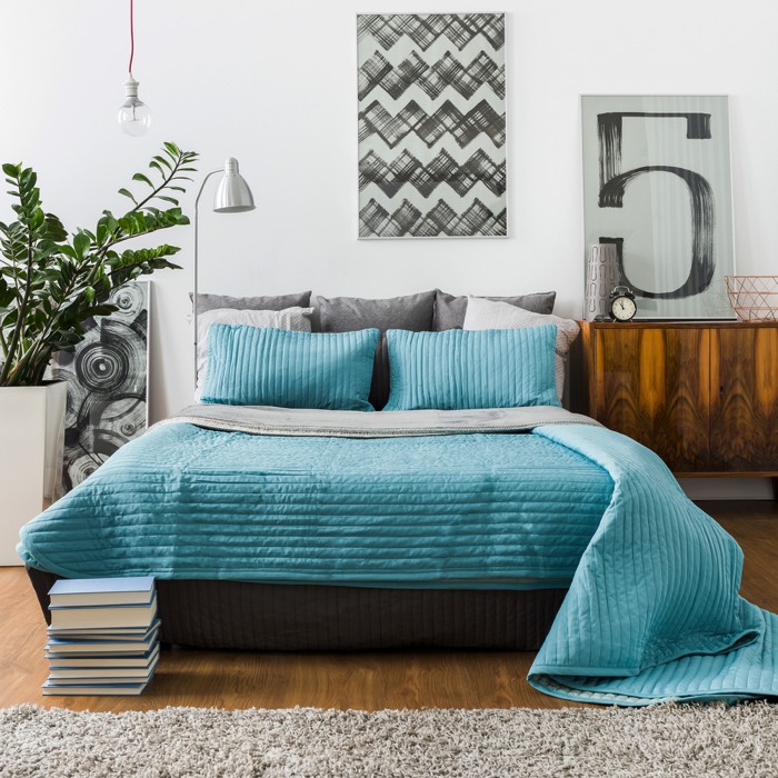 20 idées de décoration de chambre bleu turquoise Idee de deco chambre en fushia et turquoise