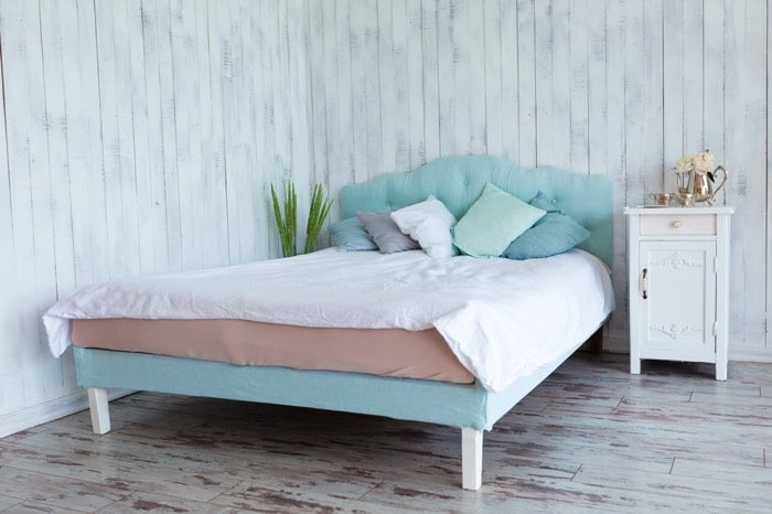 20 idées de décoration de chambre bleu turquoise Idee de deco chambre en fushia et turquoise