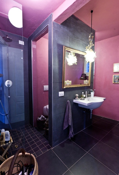 salle de bain de luxe dans une déclinaison de violets salle-de-bains-violette-9