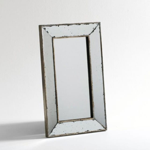 cadre vintage pour ce miroir aux accents traditionnels