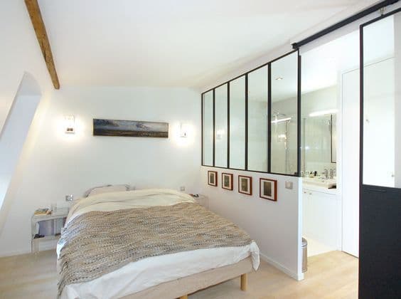 Verrière pour chambre attenante à la salle de bain